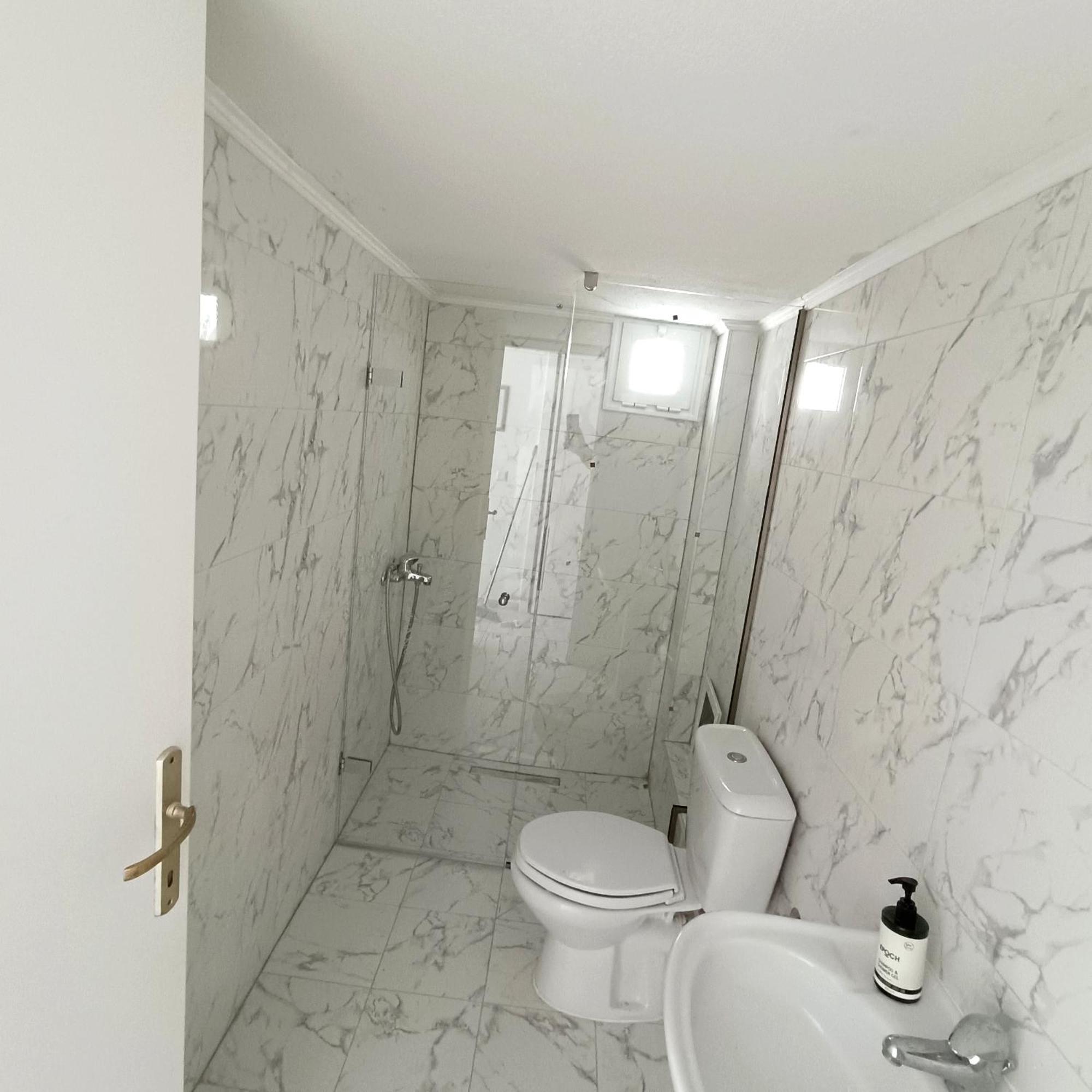 Apartment R&t *