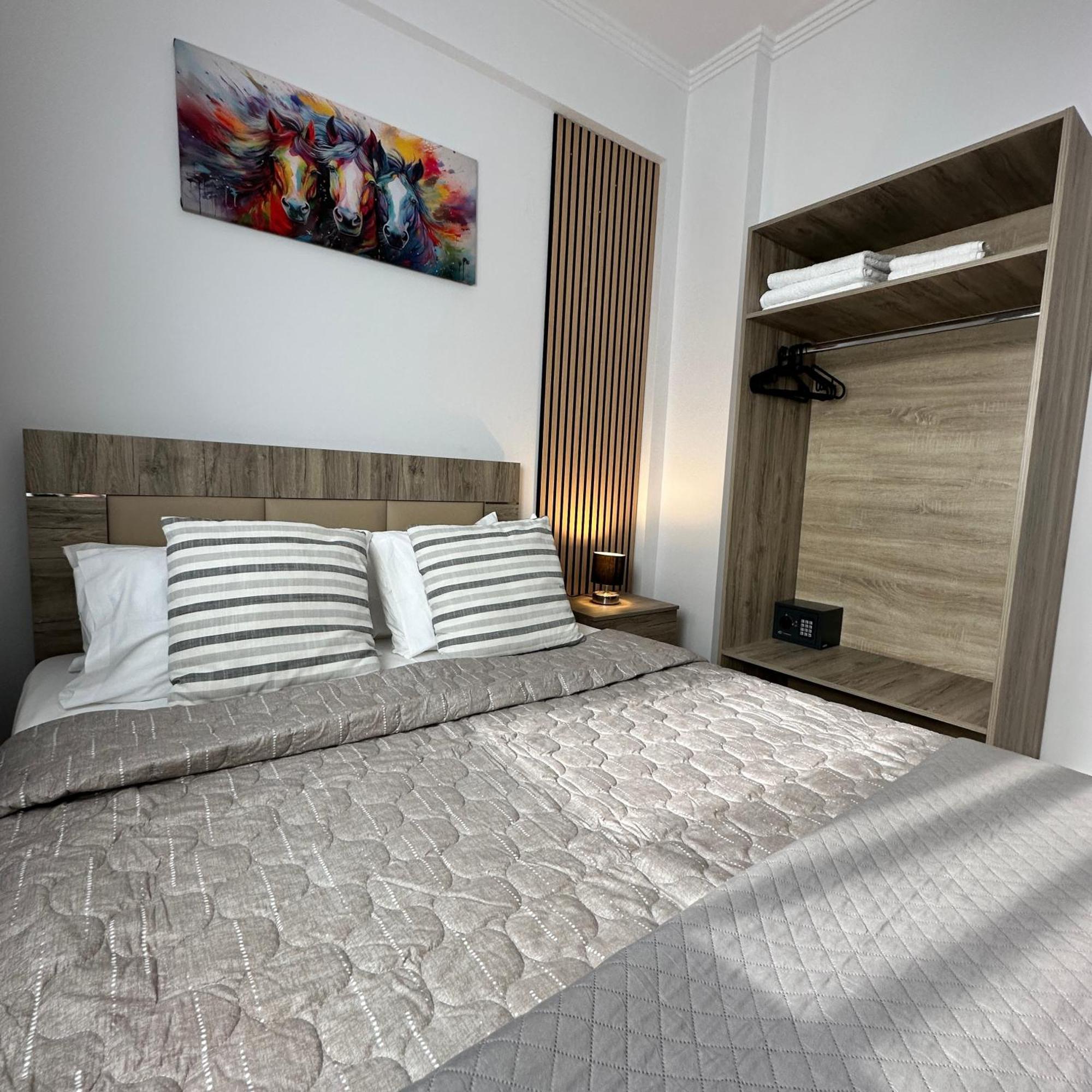 Apartment R&t *